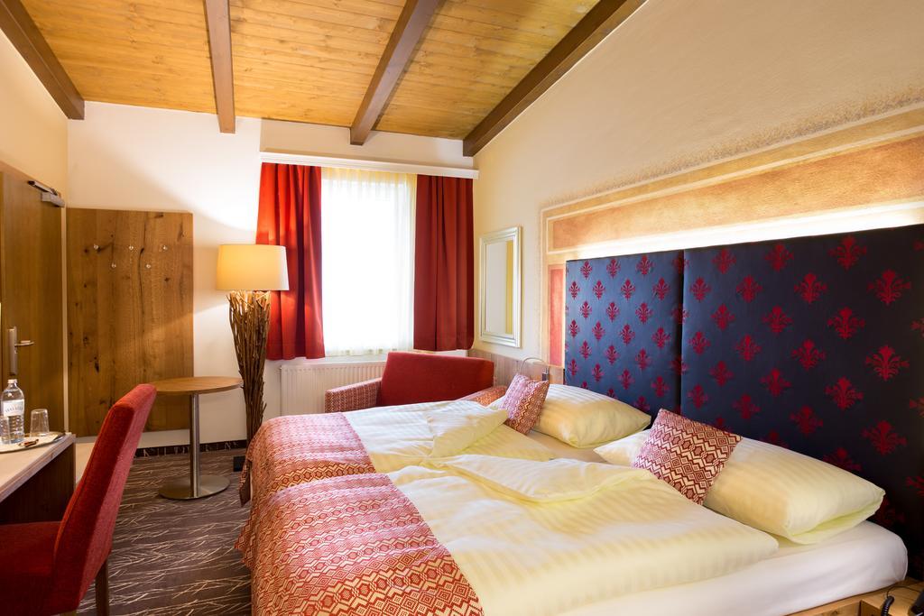 Hotel Schlof Guat Oberpullendorf Room photo